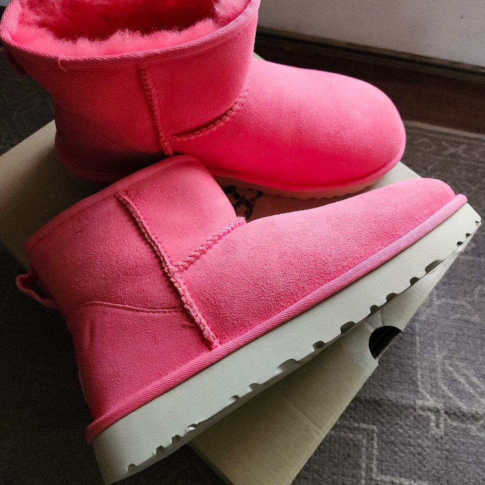 UGG Mini Boot